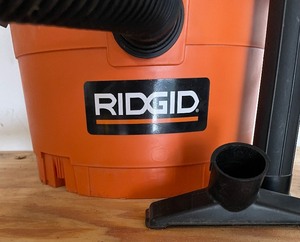 lot 102 image: Ridgid 6 Gallon WetDry Vac