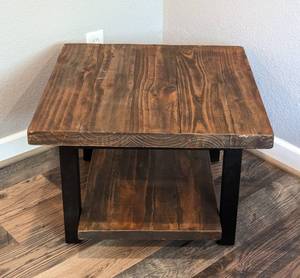 lot 7 image: Rustic Style Wood Side Table