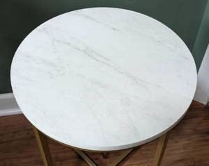 lot 50 image: Faux Marble Accent Table