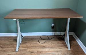 lot 51 image: IKEA SitStand Office Desk