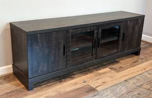 lot 57 image: Rustic Style Wood Entertainment Cabinet