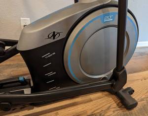 lot 60 image: Nordic Track E7.0Z Elliptical