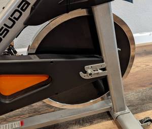 lot 61 image: Yosuda Indoor Stationary Bike