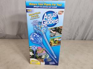 lot 22 image: New Aqua Globe