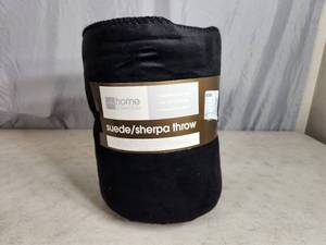 lot 23 image: New JCPenney Home Collection Suede Sherpa Throw