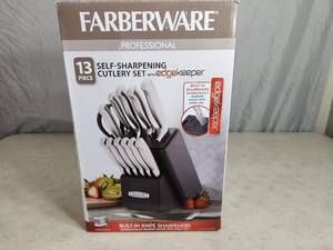 lot 24 image: New FarberWare Professional 13 Piece Self Sharpening Cutlery Set