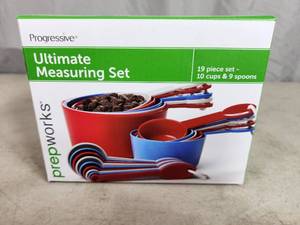 lot 60 image: New Progessive 19 Piece Ultimate Measuring Set
