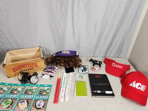 lot 80 image: Vintage Pods and Assorted Items