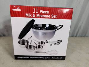 lot 87 image: New 11 Piece Mix and Measure Set