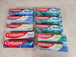 lot 122 image: 10 New Tubes of Toothpaste