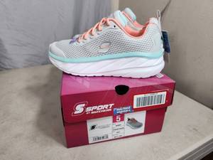 lot 124 image: New Skechers Premium Cushioning Sneakers