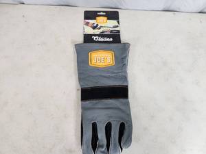 lot 139 image: New Pair of Oklahoma Joes Leather Grilling Gloves