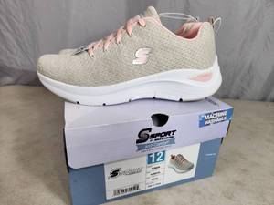 lot 148 image: New Skechers Sport Arch Comfort Beige Sneakers