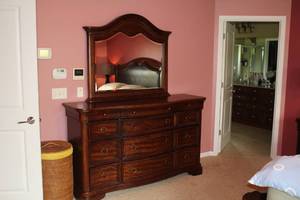 lot 886 image: Wood Bedroom Furniture - Dresser, Night Stands (x2)