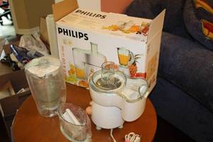 lot 911 image: Philips Juicer (in original box)