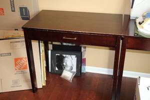 lot 914 image: 1-drawer Study Desk
