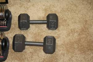 lot 944 image: Lot of (2) 30 lb Dumbbells