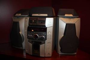 lot 954 image: Sony Mini Stereo with Speakers