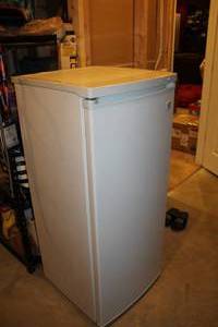 lot 961 image: Kenmore Upright Household Freezer