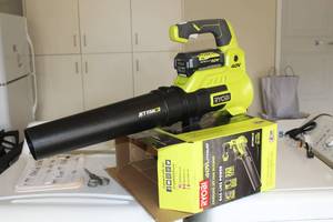 lot 989 image: Ryobi 40V Lithium Battery Blower