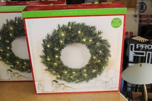 lot 1017 image: Battery Operated LED Wreath (in box)