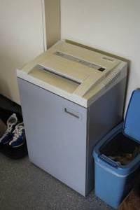 lot 1021 image: Fellowes Paper Shredder