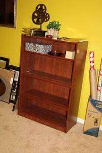 lot 930 image: 4-tier Wood Bookcase