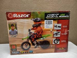 lot 15 image: NEW RAZOR SX125 RIDE ON