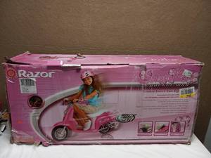 lot 16 image: NEW RAZOR POCKET MOD MINIATURE EURO SCOOTER