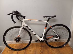 lot 75 image: FELT FX ADVANCED SHIMANO GRX 600 CYCLO-CROSS BICYCLE