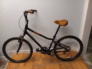 lot 77 image: GIANT SUEDE DX BICYCLE