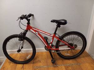 lot 78 image: DIAMONDBACK BICYCLE COBRA MOUNTAIN BIKE