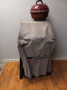 lot 81 image: 2 GRILLS