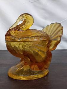 lot 19 image: Depression Glass Turkey Lidded Candy Dish