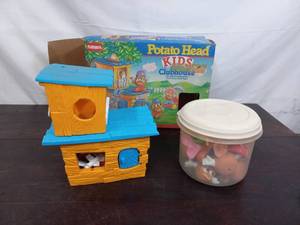 lot 69 image: Playskool Potato Head Kids Clubhouse