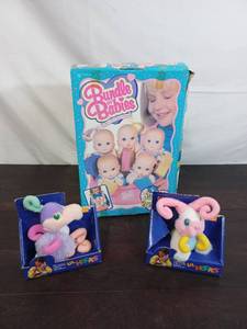 lot 86 image: Lil Hooks And Bundle Of Babies