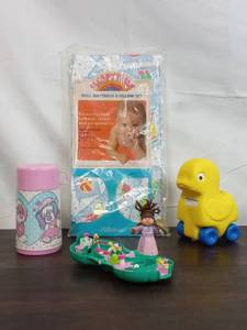 lot 124 image: Collection Of Vintage Toys