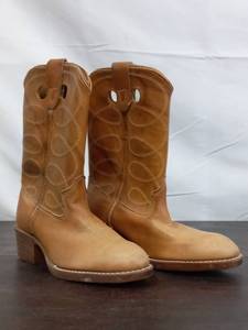lot 130 image: Kids Cowbow Boots