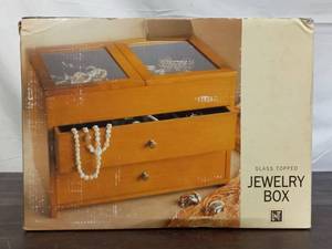 lot 139 image: Glass Topped Jewelry Box