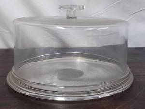 lot 143 image: Crystal Mikasa Covered Cake Plate