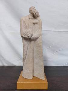lot 145 image: Vintage Austin Productions Inc. Happily Ever After Sculpture