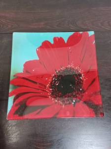 lot 147 image: Prima Donna Decorative Glass Plate