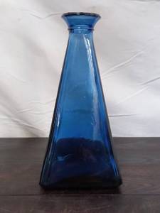 lot 155 image: Blue Glass Vase