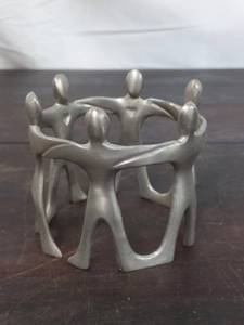 lot 157 image: Circle Of Friends Metal Candle Shroud