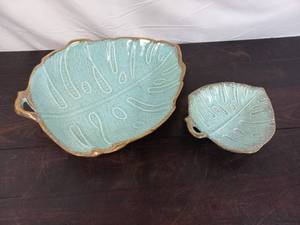 lot 164 image: Two Vintage California Original Monstera Leaf Pottery Dishes