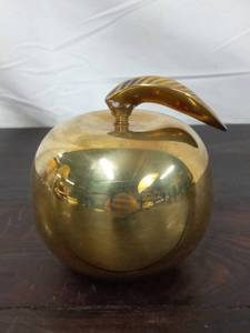 lot 169 image: Brass Apple Dcor