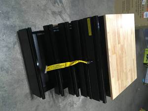 lot 9 image: Husky Heavy Duty Welded 18-Gauge Steel 5-Drawer Garage Base Cabinet in Black (28 in. W x 32 in. H x 21.5 in. D) Customer Returns See Pictures