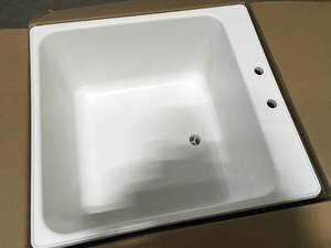 lot 15 image: MUSTEE Utilatub 23 in. x 25 in. Polypropylene Floor Mount Laundry Tub  Customer Returns See Pictures