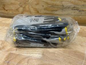 lot 68 image: G-TEK Suprene Seamless Knit Suprene Blended Glove with NeoFoam Coated Palm & Fingers Touchscreen Compatible 15-440 Tan Medium (Pack of 12)