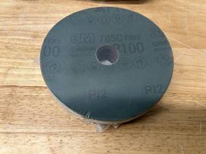 lot 89 image: 3M Package of 25- Fibre Discs P100